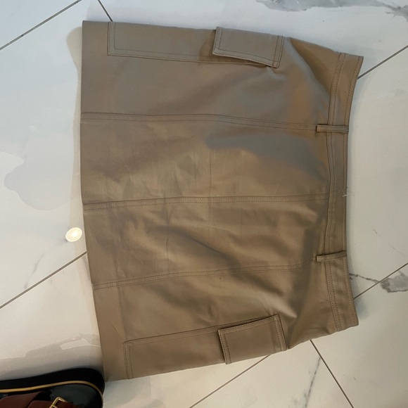 Cute Michael Kors, summer mini skirt taupe colour size 8 with shark lock pockets - Picture 9 of 13